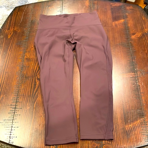 lululemon athletica Pants - Lululemon capri leggings